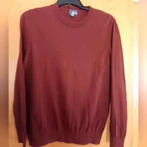 Men's size large,  H&M red sweater